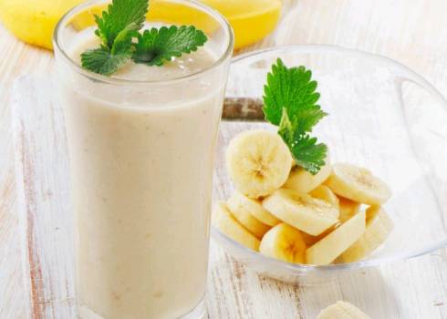 Mango juice with milk