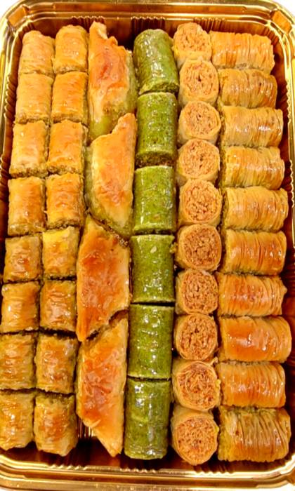 ساندويتش سلطة سوداء